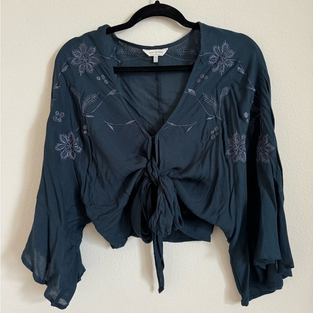 Lucky Brand navy blue floral embroidered boho flowy top size XS